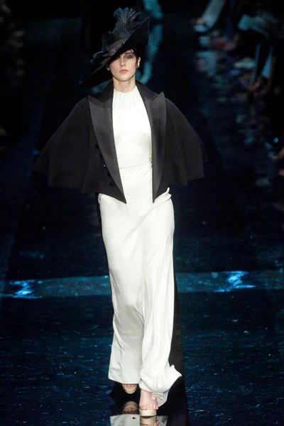 Look 24